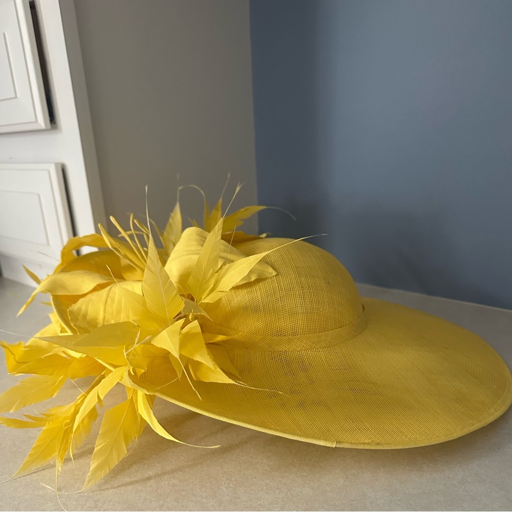 Kentucky Derby Hostie Hats Yellow Fascinator - Picture 5 of 7